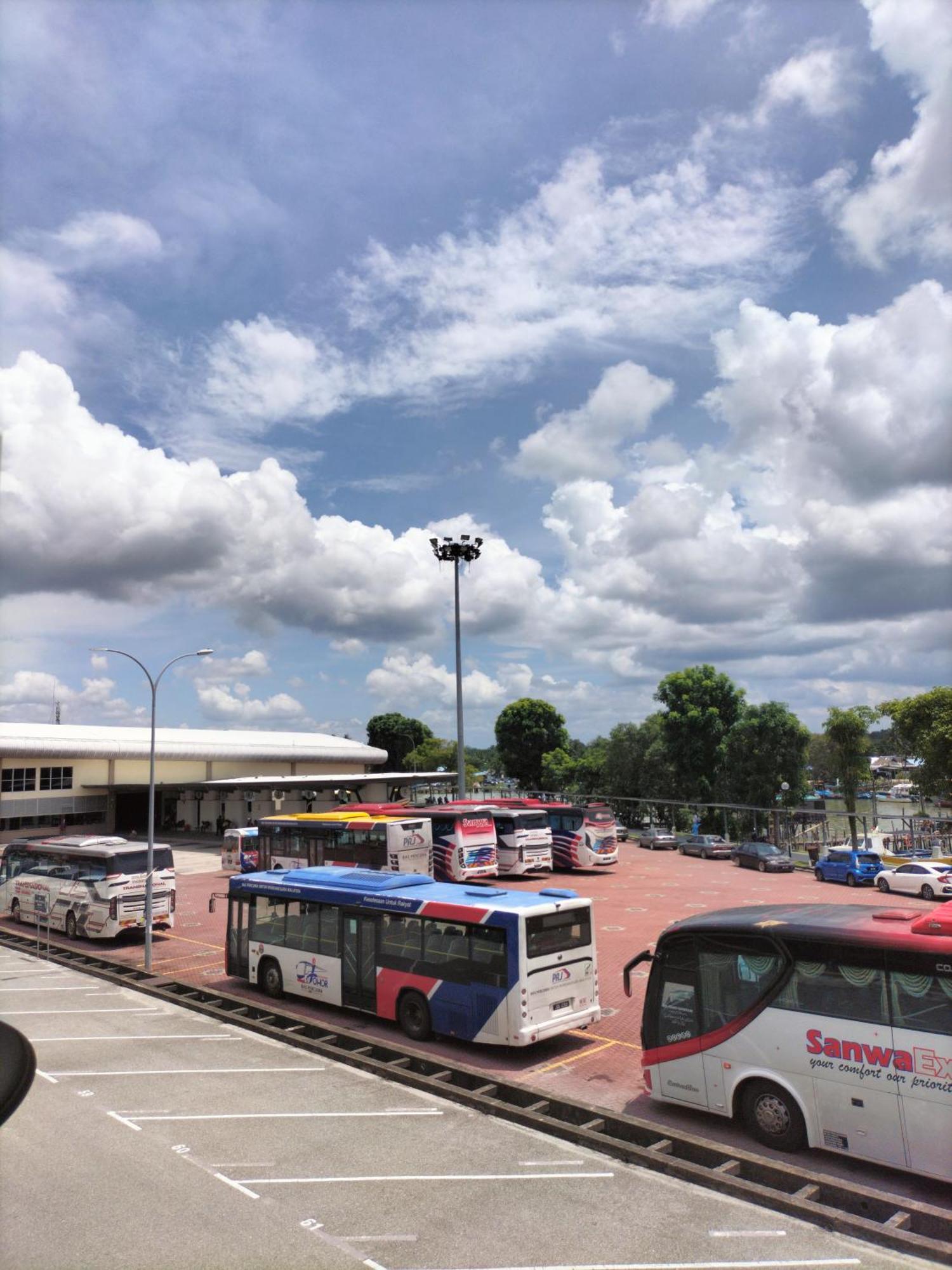 Ulfah Mersing Buitenkant foto