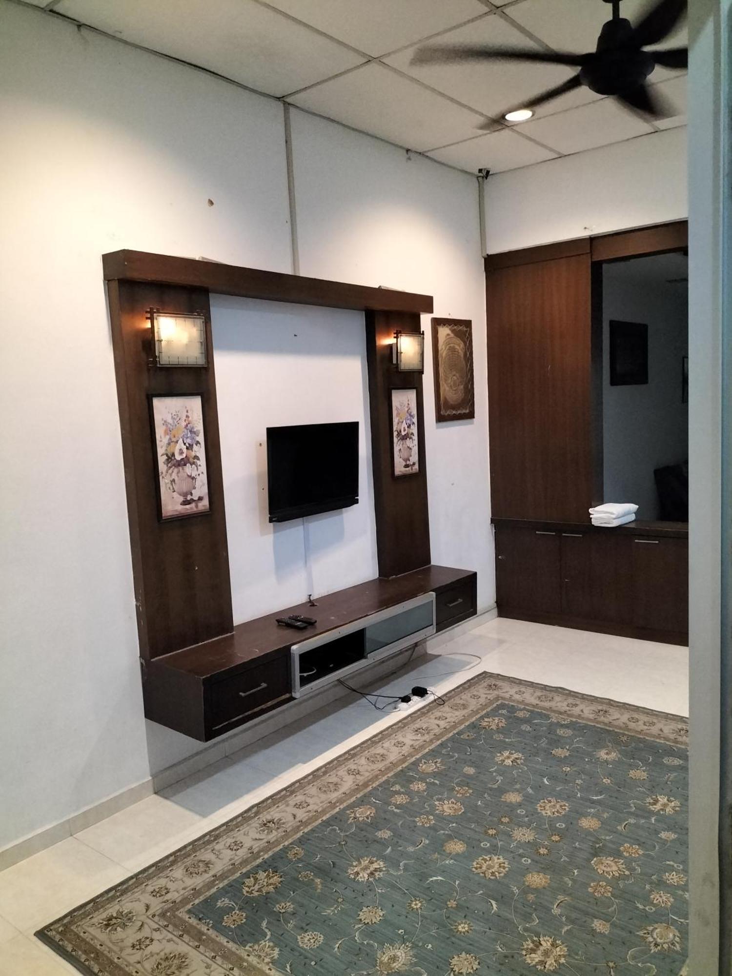 Ulfah Mersing Kamer foto
