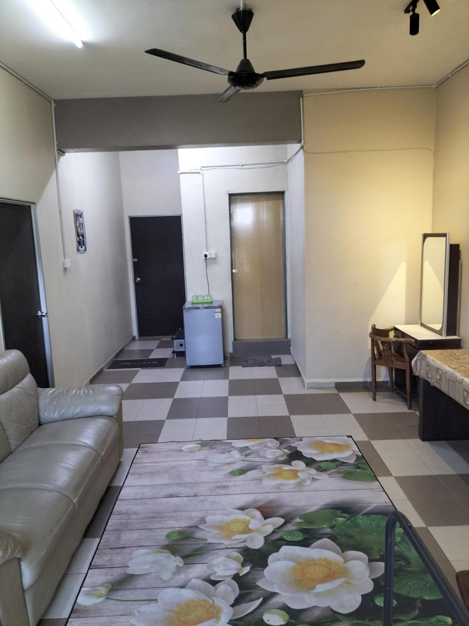 Ulfah Mersing Kamer foto