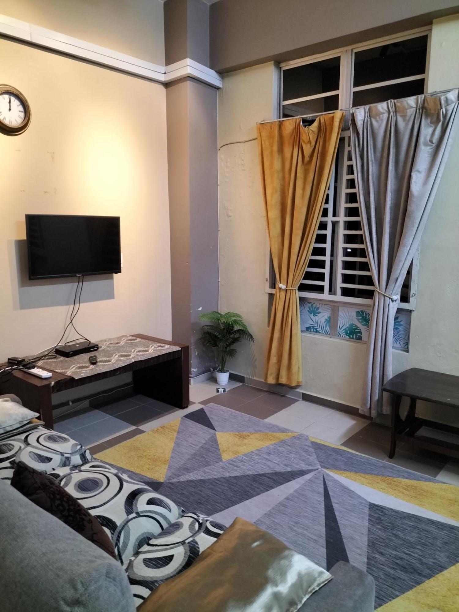 Ulfah Mersing Kamer foto