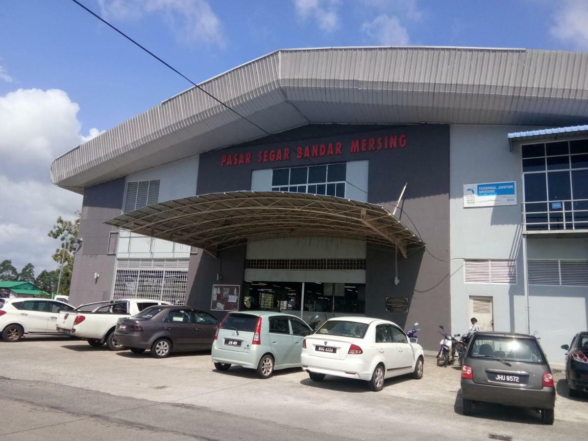 Ulfah Mersing Buitenkant foto
