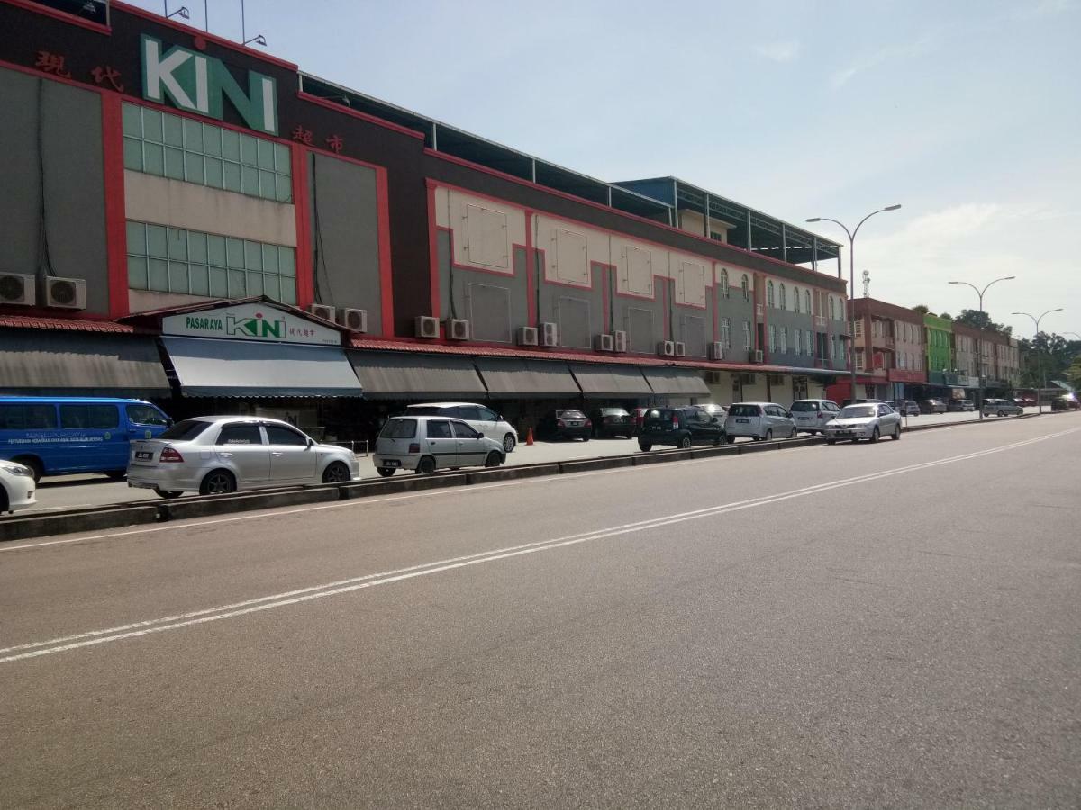 Ulfah Mersing Buitenkant foto