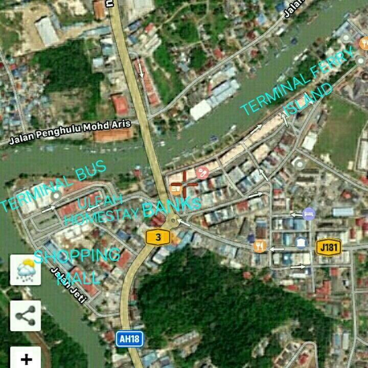 Ulfah Mersing Buitenkant foto