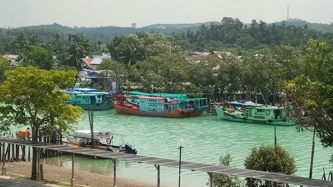 Ulfah Mersing Buitenkant foto